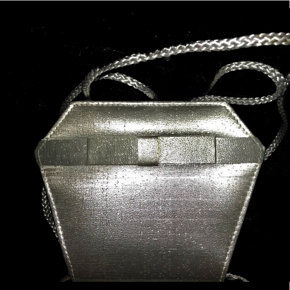 Sweet little formal prom or dress purse silver